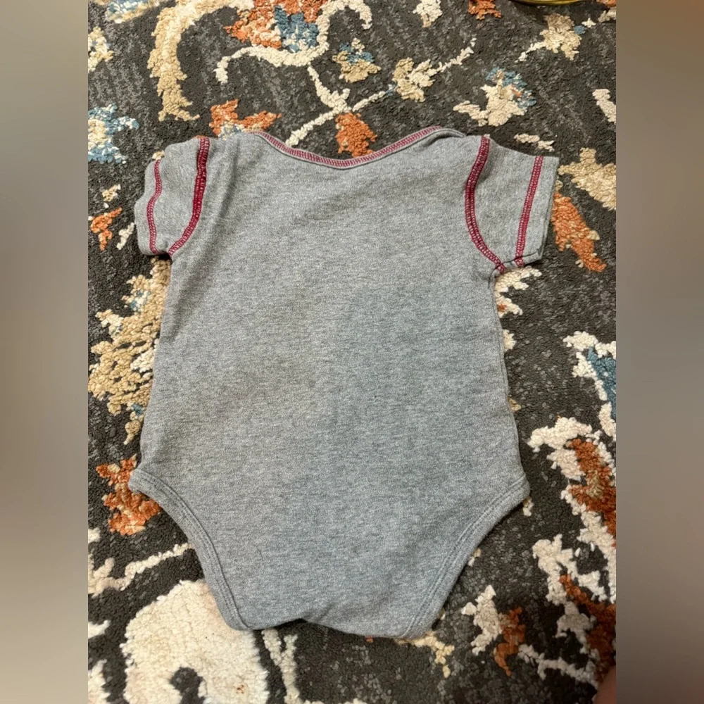 Arkansa Razorback Onsie Size 3‎ Months Gray Red